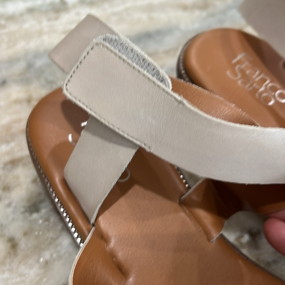 Women’s Leather Sandals size 9.  Like new worn only 1x - Picture 3 of 6